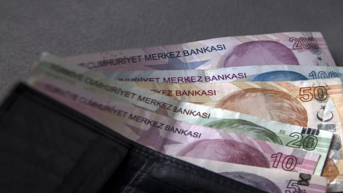 Bankadan Müjde: Emekliye Kullansın Diye 17 Bin TL Veriyor - Ekonomi Haberleri